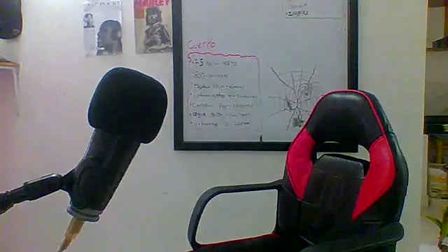 Snapshot of charles_king chatting on May 5, 2026, 4:37 pm charles king online show from May 5, 2026, 4:37 pm