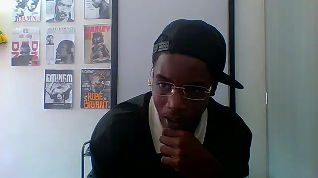 Snapshot of charles_king chatting on June 12, 2026, 7:35 pm charles king online show from June 12, 2026, 7:35 pm