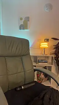 Ginaaa  online show from April 9, 2026, 12:32 am