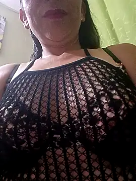 Lucia Rios online show from April 16, 2026, 11:51 pm