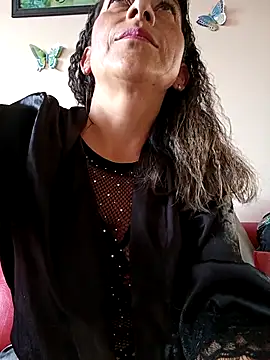 Lucia Rios online show from April 22, 2026, 10:33 pm