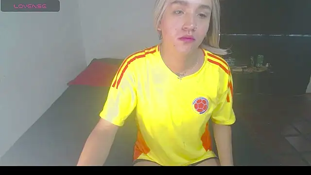 Kary Blush online show from April 29, 2026, 6:03 pm