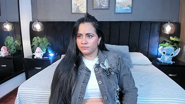 alejandra  garcia online show from July 4, 2026, 3:35 am