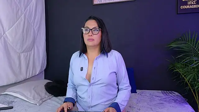 Valeriaa cruz online show from May 1, 2026, 12:26 am