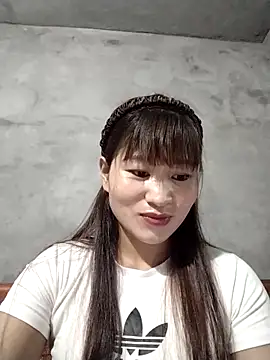 Lilinn  online show from April 28, 2026, 12:53 am