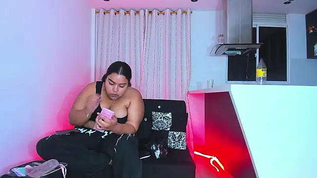 Sakura Velvet online show from March 15, 2026, 12:05 am