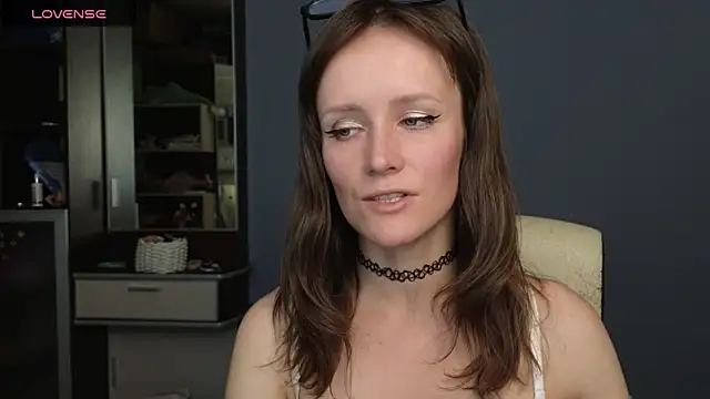 Snapshot of Tender_Swan chatting on May 13, 2026, 8:23 am Tender Swan online show from May 13, 2026, 8:23 am