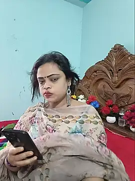 Snapshot of Beauty-3 chatting on July 7, 2026, 4:59 am Beauty-3 online show from July 7, 2026, 4:59 am