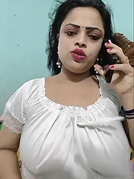 Snapshot of Beauty-3 chatting on July 15, 2026, 12:38 am Beauty-3 online show from July 15, 2026, 12:38 am