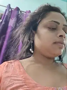 Snapshot of Beauty-3 chatting on July 17, 2026, 3:02 am Beauty-3 online show from July 17, 2026, 3:02 am