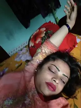 Snapshot of Beauty-3 chatting on July 18, 2026, 12:15 am Beauty-3 online show from July 18, 2026, 12:15 am