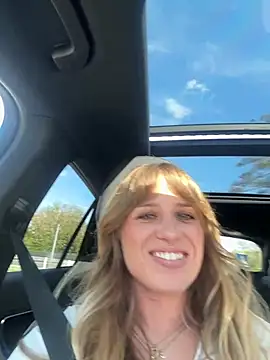 TessLively1 online show from April 20, 2026, 1:58 pm