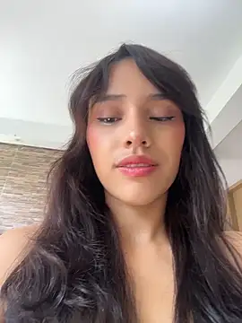 Mia-villalobos online show from May 3, 2026, 3:29 pm