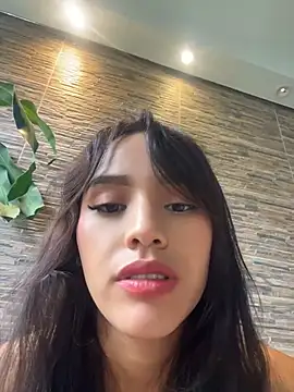 Mia-villalobos online show from May 6, 2026, 2:55 pm
