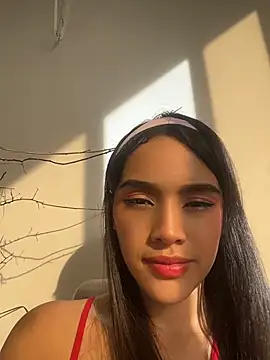 Mia-villalobos online show from May 7, 2026, 9:42 pm