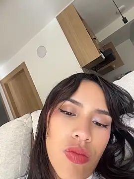 Mia-villalobos online show from May 12, 2026, 2:03 pm
