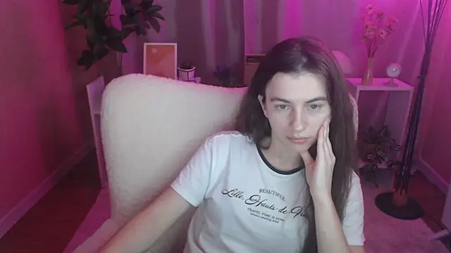 Snapshot of MistyBree chatting on March 26, 2026, 12:33 pm MistyBree online show from March 26, 2026, 12:33 pm