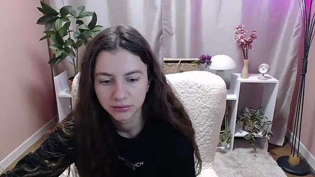 Snapshot of MistyBree chatting on April 10, 2026, 8:08 am MistyBree online show from April 10, 2026, 8:08 am