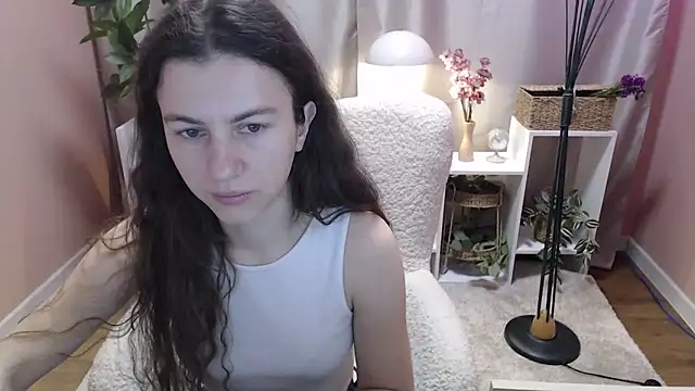 Snapshot of MistyBree chatting on April 11, 2026, 8:07 am MistyBree online show from April 11, 2026, 8:07 am