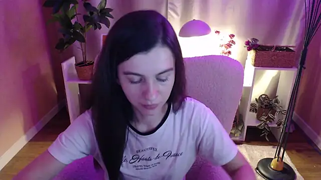 Snapshot of MistyBree chatting on April 16, 2026, 8:04 am MistyBree online show from April 16, 2026, 8:04 am