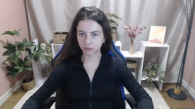 Snapshot of MistyBree chatting on April 27, 2026, 8:45 am MistyBree online show from April 27, 2026, 8:45 am
