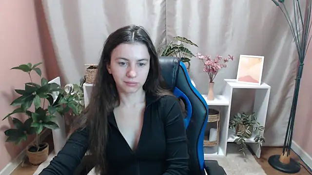 Snapshot of MistyBree chatting on May 4, 2026, 8:10 am MistyBree online show from May 4, 2026, 8:10 am