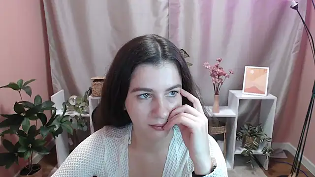 Snapshot of MistyBree chatting on May 13, 2026, 8:01 am MistyBree online show from May 13, 2026, 8:01 am