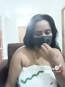 misti-boudii online show from July 3, 2026, 4:13 pm