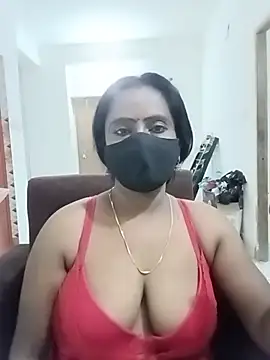 misti-boudii online show from July 4, 2026, 4:24 pm