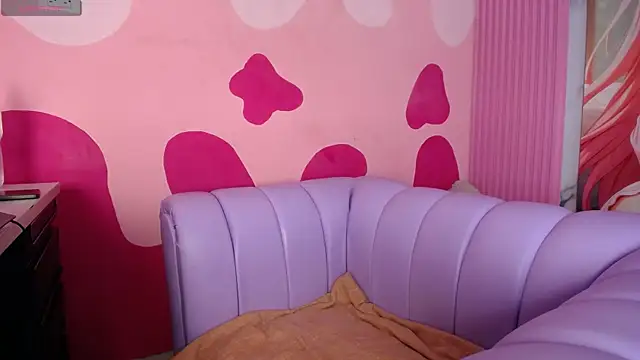 Siena Bouer online show from April 27, 2026, 1:03 am