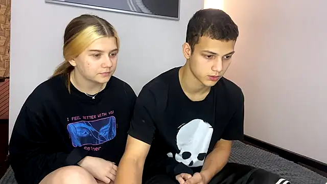 Snapshot of mirel_couple chatting on March 1, 2026, 10:12 pm mirel couple online show from March 1, 2026, 10:12 pm