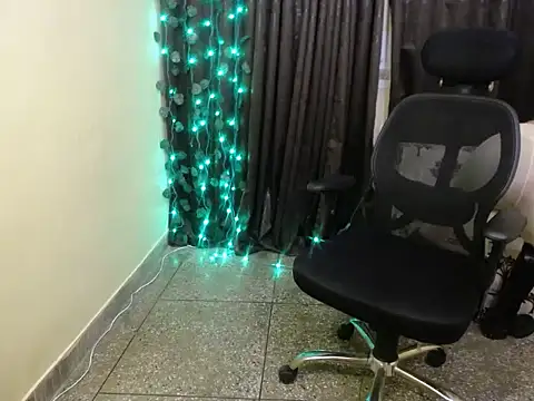 Im Malaika online show from March 13, 2026, 3:29 pm