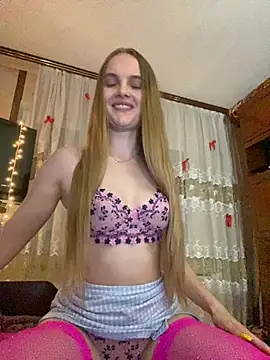 Snapshot of LunaVey chatting on July 24, 2026, 7:01 pm LunaVey online show from July 24, 2026, 7:01 pm