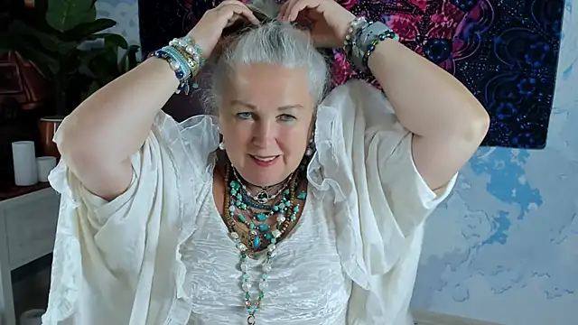 Snapshot of LilaMaharani chatting on July 8, 2026, 1:37 pm LilaMaharani online show from July 8, 2026, 1:37 pm