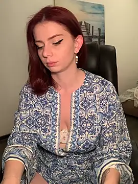 VelvetChloe online show from June 18, 2026, 1:26 pm