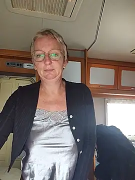 lescoquinsdu40 online show from March 11, 2026, 10:10 am