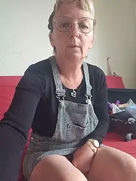 lescoquinsdu40 online show from May 13, 2026, 8:55 am