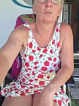 lescoquinsdu40 online show from May 25, 2026, 8:53 am
