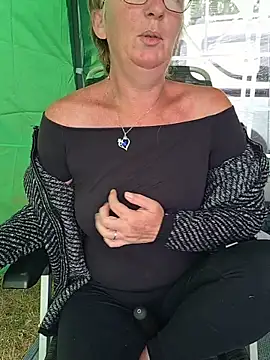 lescoquinsdu40 online show from May 30, 2026, 9:17 am