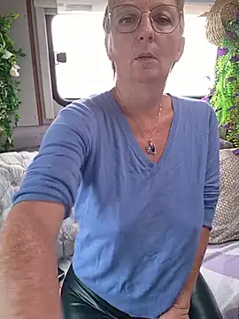 lescoquinsdu40 online show from June 2, 2026, 8:49 am
