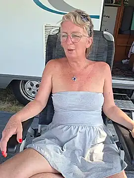lescoquinsdu40 online show from July 11, 2026, 9:01 am