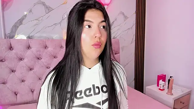AbrilQuintana  online show from April 29, 2026, 11:36 am