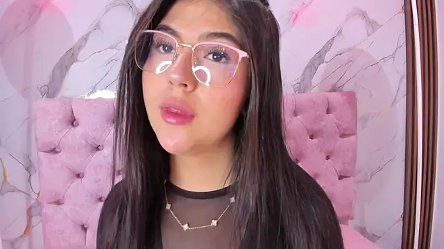 Snapshot of AbrilQuintana_ chatting on May 21, 2026, 11:39 am AbrilQuintana online show from May 21, 2026, 11:39 am