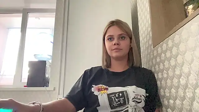 RoyalNovaX online show from March 16, 2026, 1:26 pm