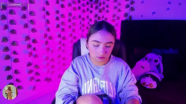 charlotte keyss online show from March 14, 2026, 12:21 pm