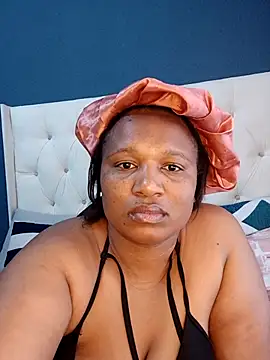 Snapshot of Cuddle_Zee chatting on March 11, 2026, 1:39 pm Cuddle Zee online show from March 11, 2026, 1:39 pm
