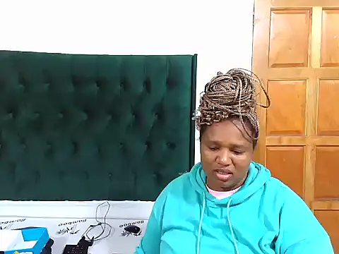 Snapshot of Cuddle_Zee chatting on April 25, 2026, 5:10 pm Cuddle Zee online show from April 25, 2026, 5:10 pm
