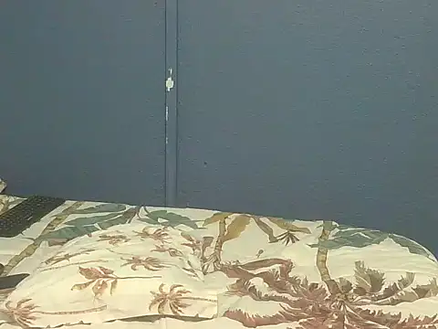 Snapshot of Cuddle_Zee chatting on May 3, 2026, 2:45 pm Cuddle Zee online show from May 3, 2026, 2:45 pm