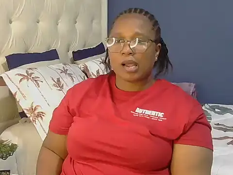 Snapshot of Cuddle_Zee chatting on May 8, 2026, 2:44 pm Cuddle Zee online show from May 8, 2026, 2:44 pm