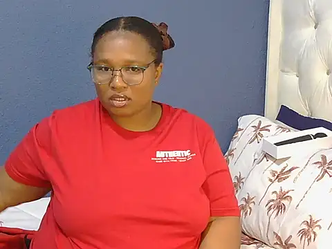 Snapshot of Cuddle_Zee chatting on May 12, 2026, 2:58 pm Cuddle Zee online show from May 12, 2026, 2:58 pm